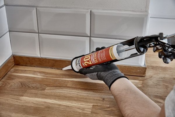 Everbuild 200TR 295ml Contractors LMA Silicone Sealant - Translucent